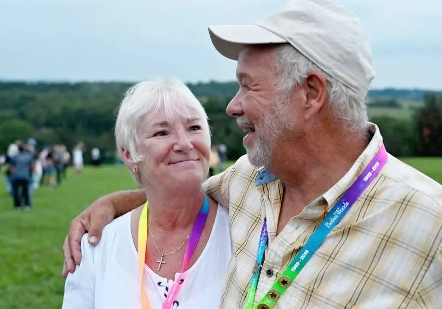 Meet the iconic couple from the Woodstock album co – Tymoff